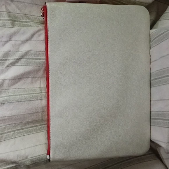 ๐ Kate Spade ๐ณ๏ธโ๐PRIDE๐ณ๏ธโ๐  Large Zip Pouch - Picture 2 of 8